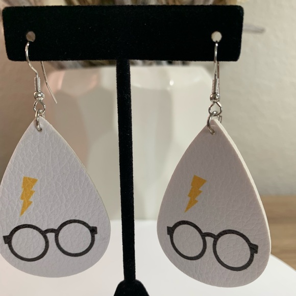 Teardrop Leather Earrings “ Eye Glasses “ - Picture 3 of 4